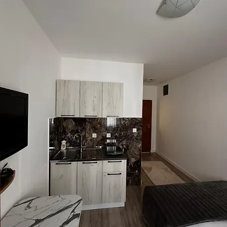 Apartments Lipa Будва Экстерьер фото